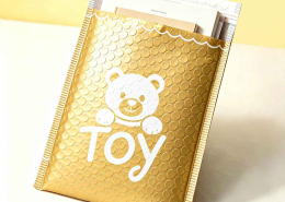Custom bubble mailers