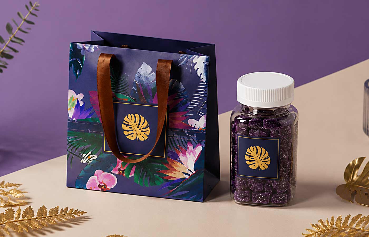 the custom paper bag with spot uv 
