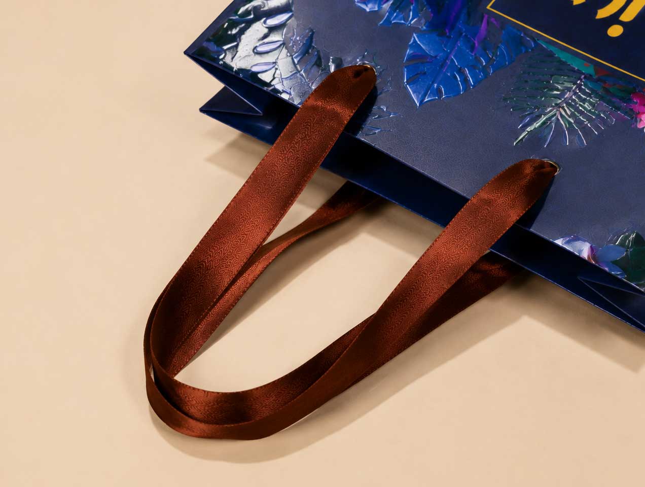 Ribbon Handle